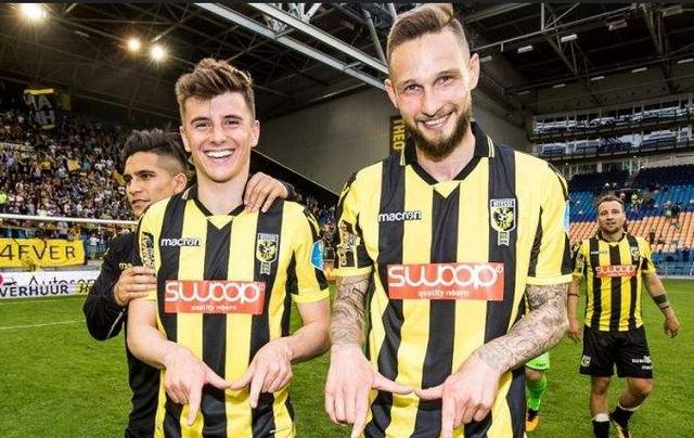 来自各个国 来自各个国