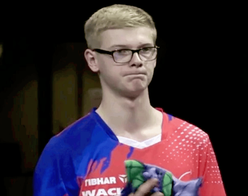 榜单中位居 榜单中位居